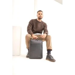 JOST STOCKHOLM Daypack Rucksack 2.0 - Schwarz 19 JOST STOCKHOLM Daypack Rucksack 2.0 - Schwarz -Taschen Geschaft 1051440 4700001 Stockholm 13